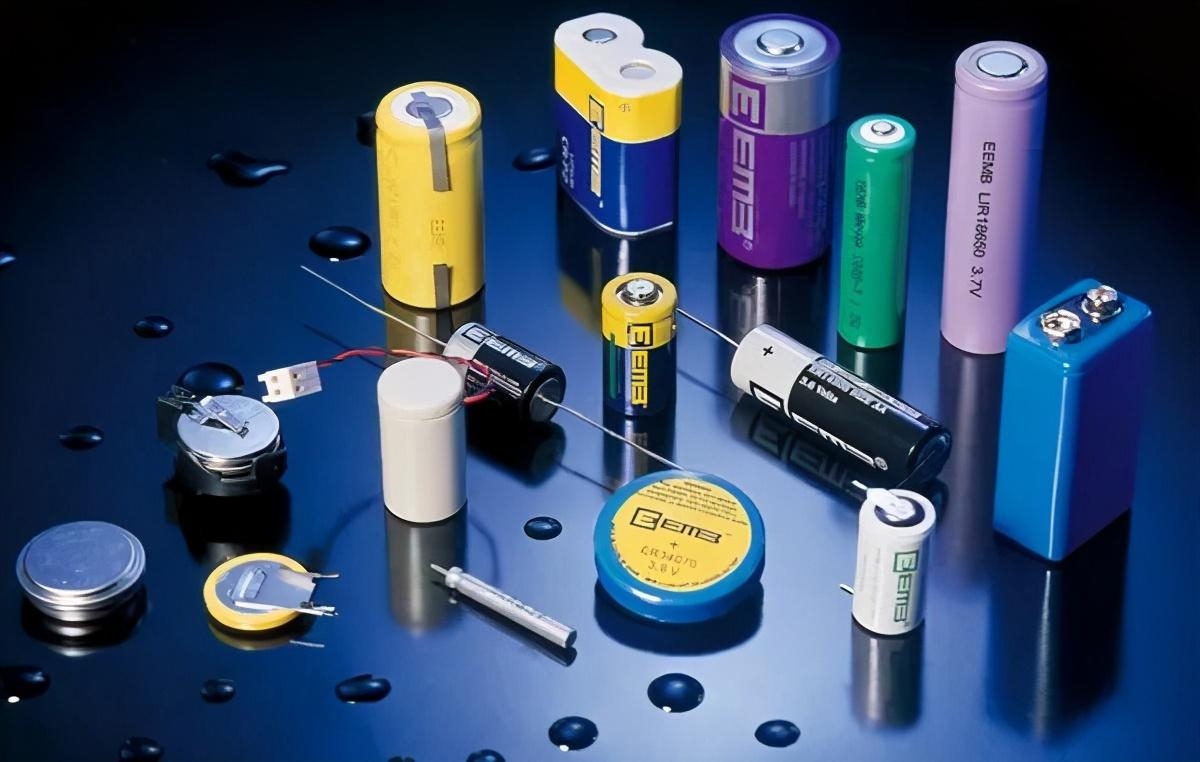 Supercapacitor products drive industry innovation and lead a new era of energy storage.